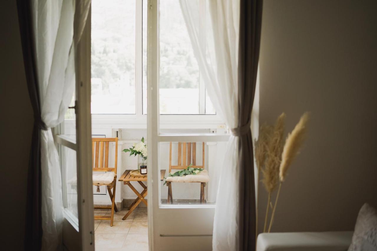 Riverland - Lovely Apartment Mostar Bagian luar foto