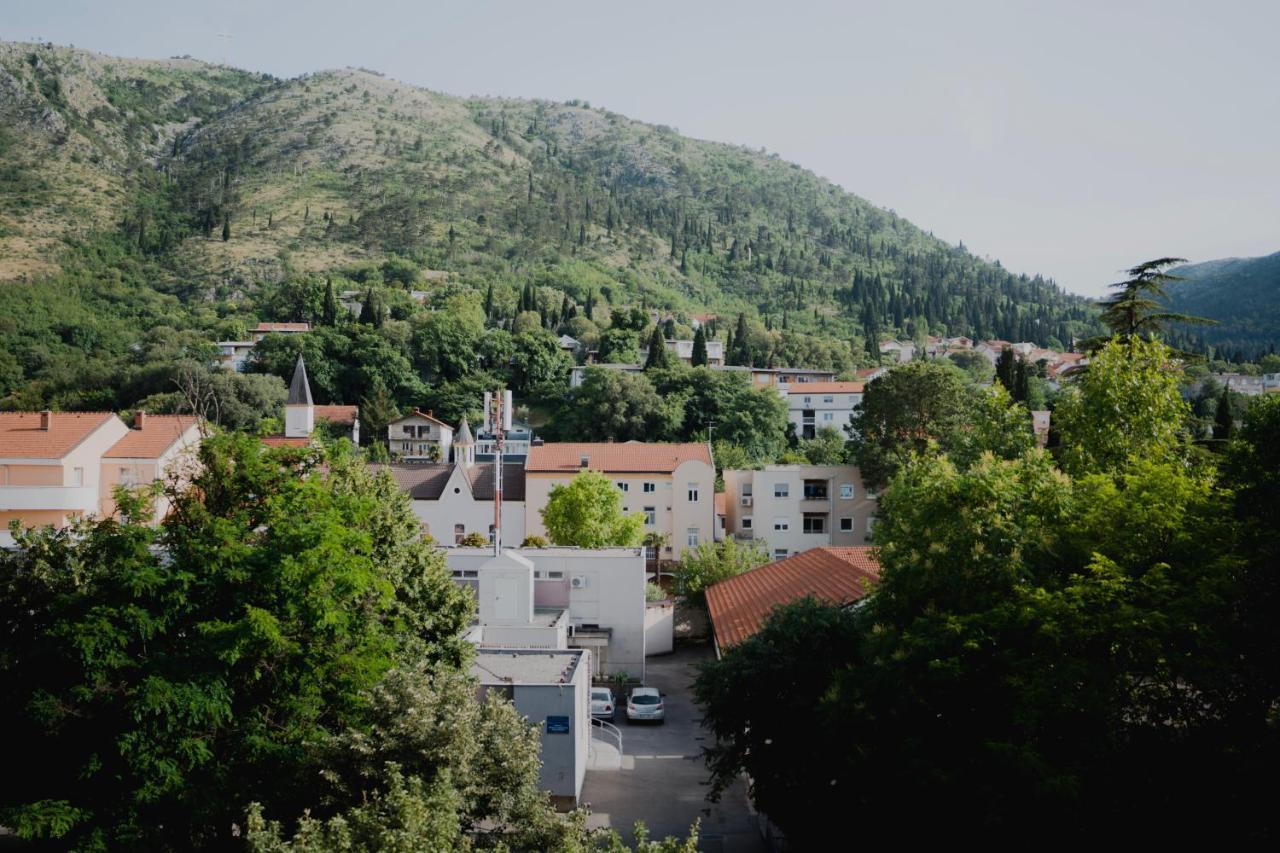 Riverland - Lovely Apartment Mostar Bagian luar foto