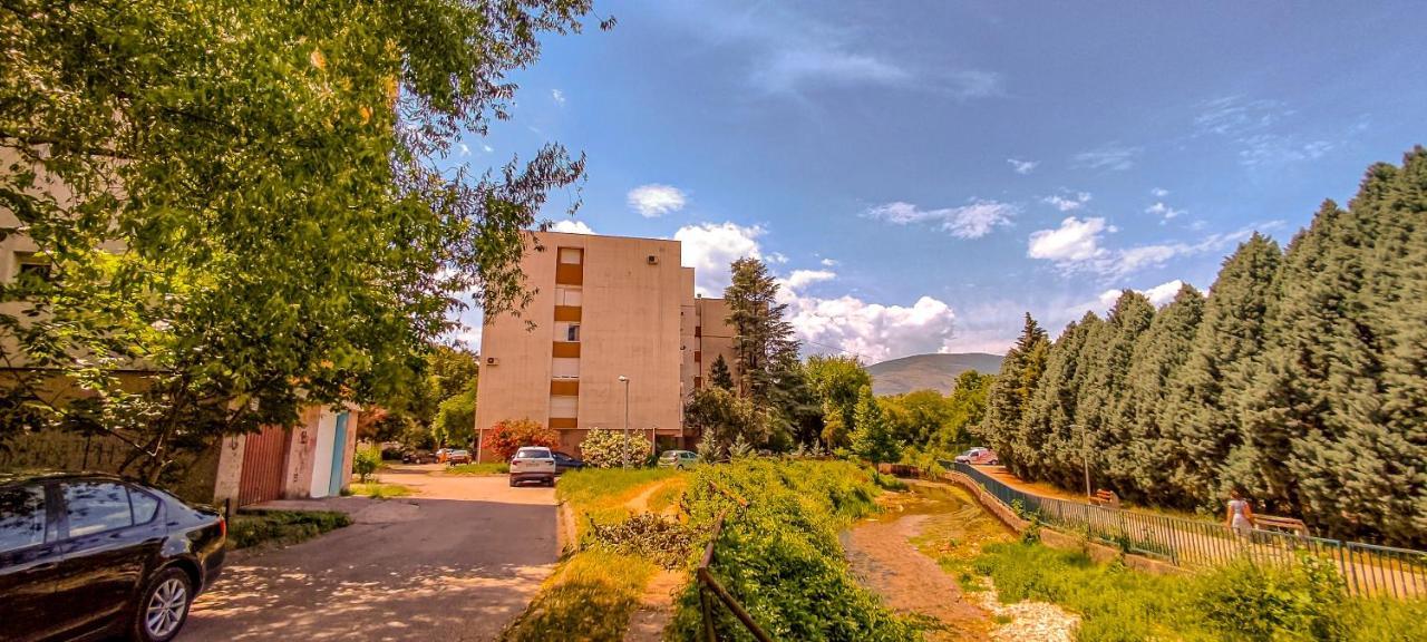Riverland - Lovely Apartment Mostar Bagian luar foto